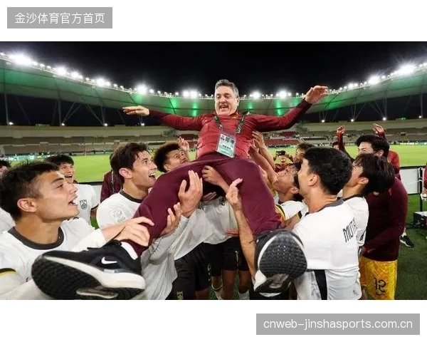 安东尼奥·卡西利亚斯：从“最幸福的教练”到U23国足铜牌——背后的坚持与传奇